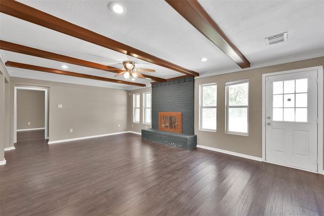 696 Ravensworth Drive, Conroe, TX 77302