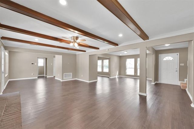 696 Ravensworth Drive, Conroe, TX 77302