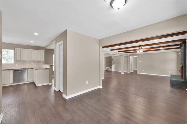 696 Ravensworth Drive, Conroe, TX 77302