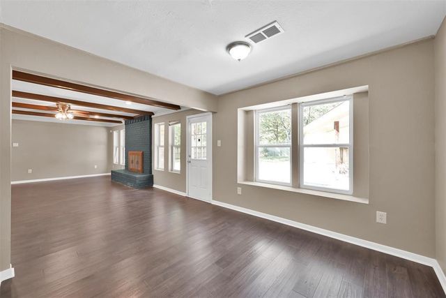 696 Ravensworth Drive, Conroe, TX 77302