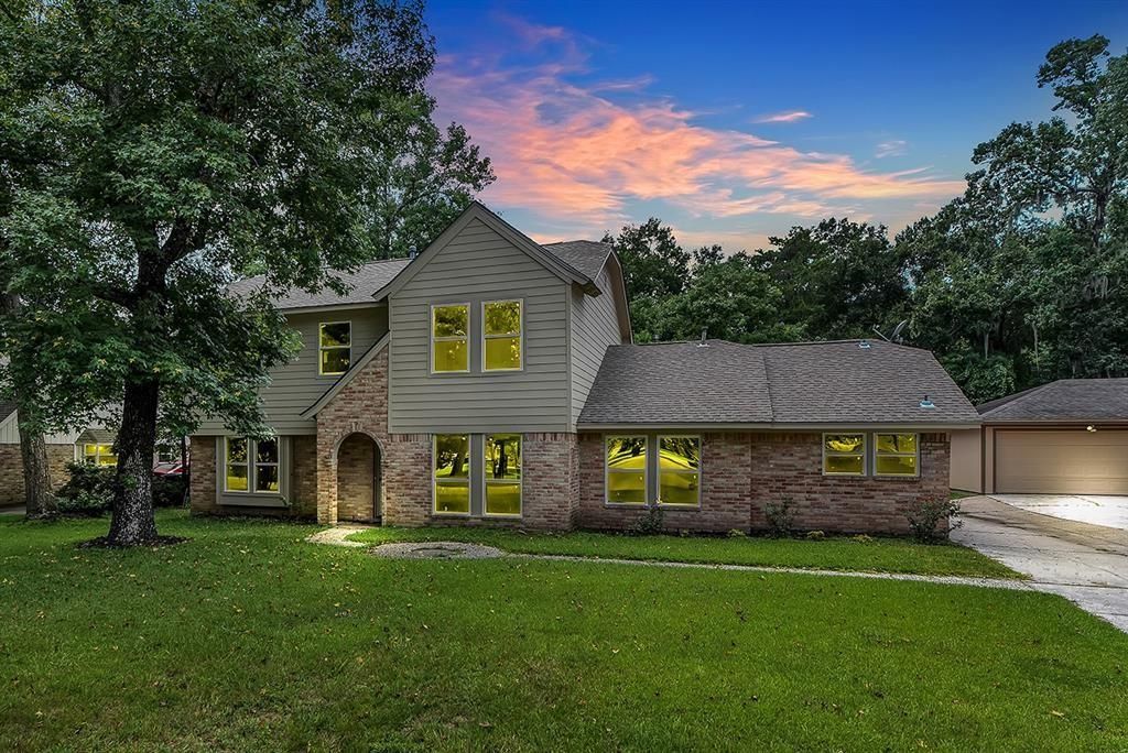 696 Ravensworth Drive, Conroe, TX 77302