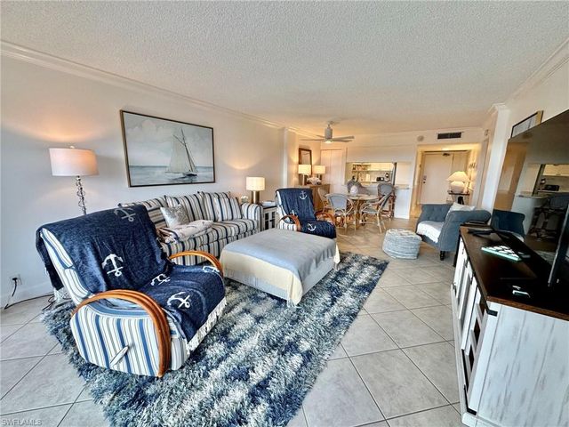 1 Bluebill AVE # 604, Naples, FL 34108