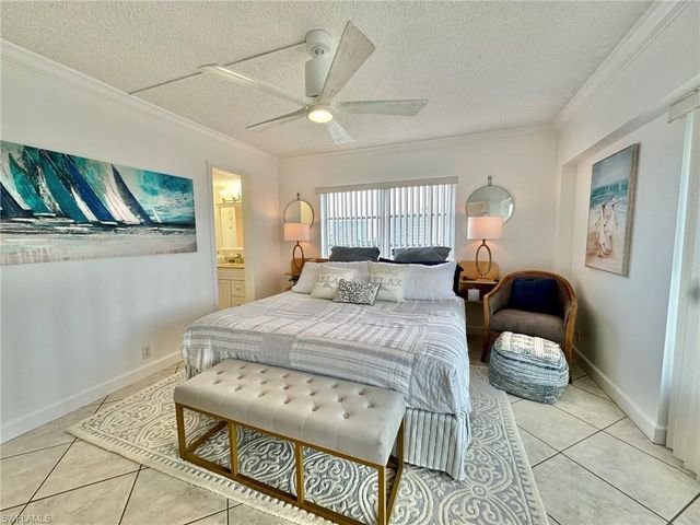 1 Bluebill AVE # 604, Naples, FL 34108