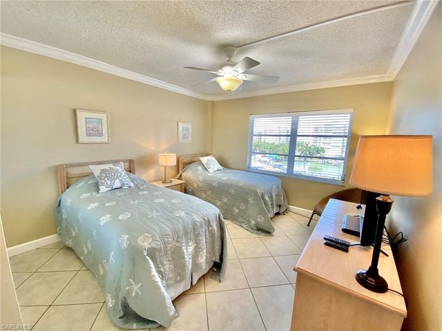 1 Bluebill AVE # 604, Naples, FL 34108