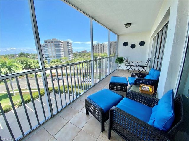 1 Bluebill AVE # 604, Naples, FL 34108