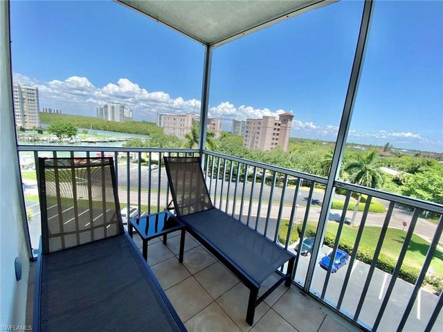 1 Bluebill AVE # 604, Naples, FL 34108