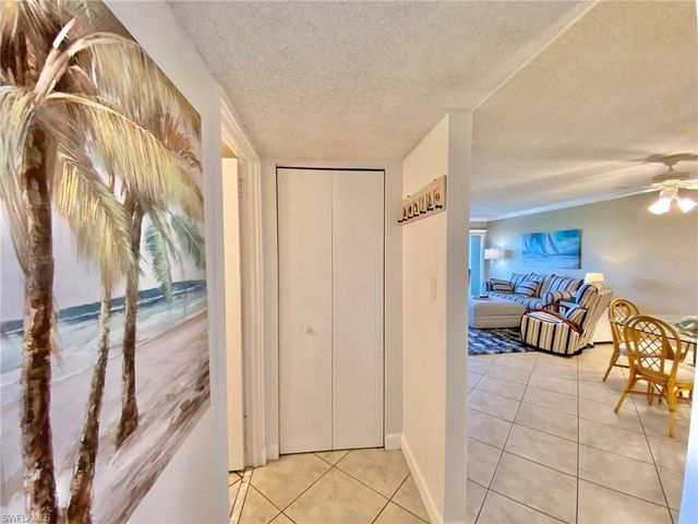 1 Bluebill AVE # 604, Naples, FL 34108