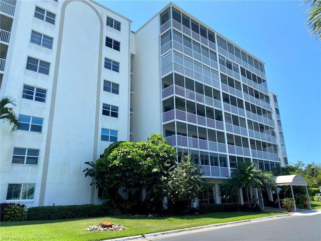 1 Bluebill AVE # 604, Naples, FL 34108