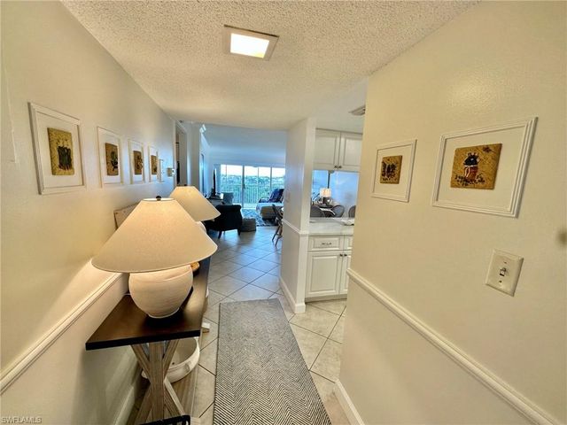 1 Bluebill AVE # 604, Naples, FL 34108