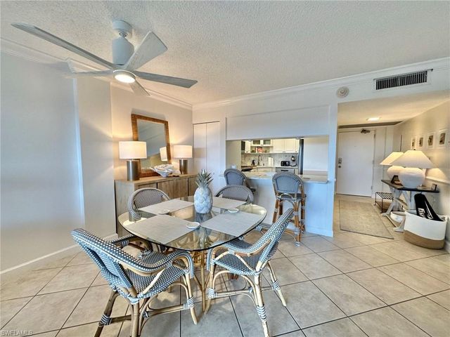 1 Bluebill AVE # 604, Naples, FL 34108