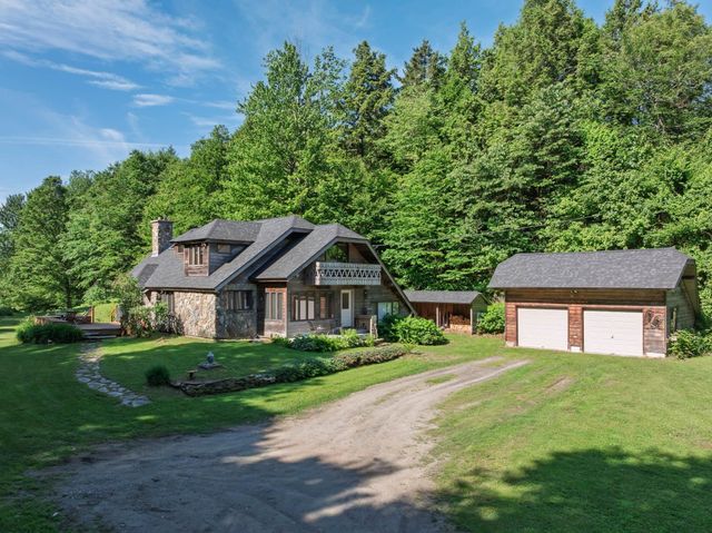 952 Bakersfield Road, Fletcher, VT 05444