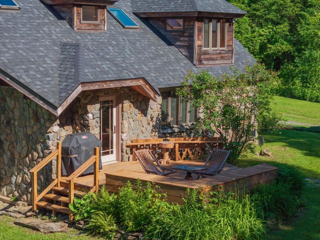 952 Bakersfield Road, Fletcher, VT 05444