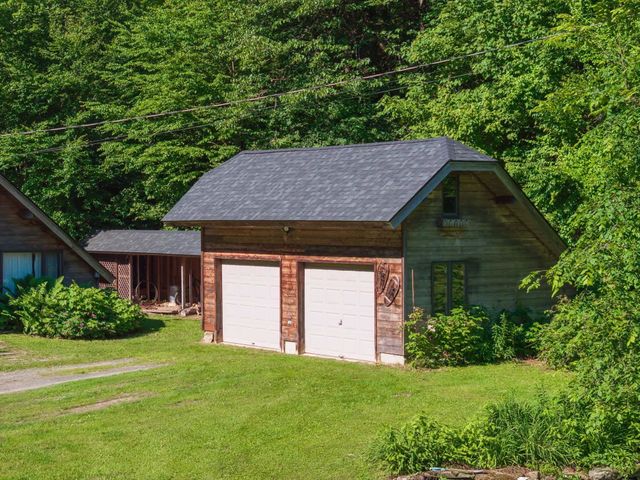 952 Bakersfield Road, Fletcher, VT 05444