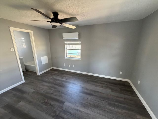 5616 Avenue R Unit 2 2, Galveston, TX 77551