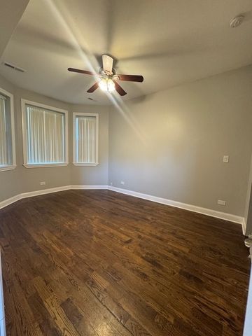 4218 W Van Buren Street 2, Chicago, IL 60624
