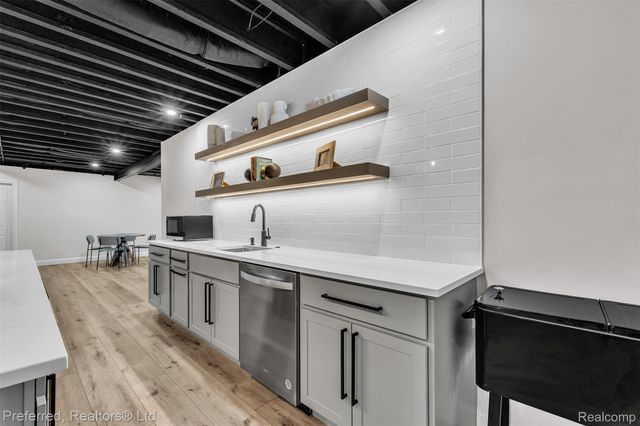 3230 Park Meadow Drive, Orion Charter Township, MI 48362