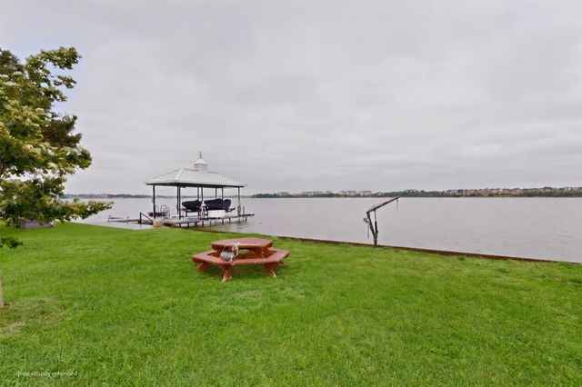 2313 Windjammer Way, Rowlett, TX 75088