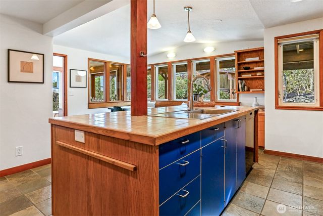 4815 NE 86th Street, Seattle, WA 98115