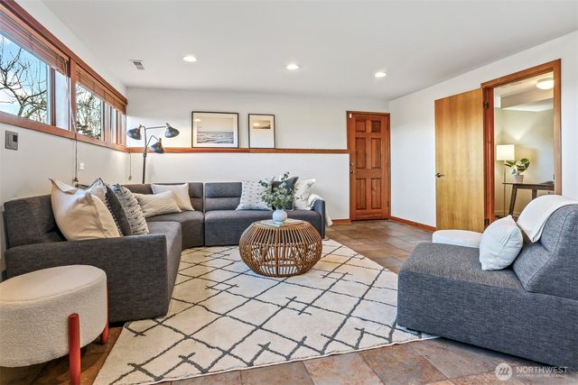 4815 NE 86th Street, Seattle, WA 98115