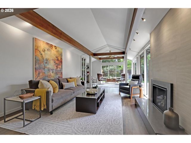 3619 Sw 50TH Ave, Portland, OR 97221