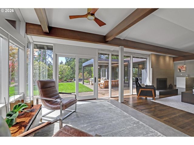 3619 Sw 50TH Ave, Portland, OR 97221