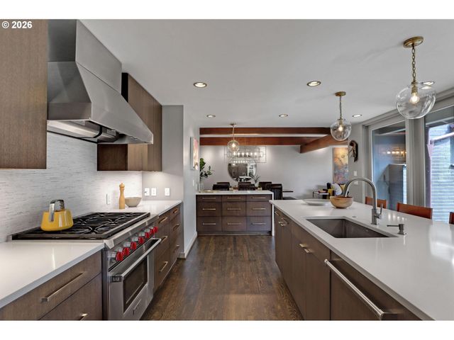 3619 Sw 50TH Ave, Portland, OR 97221