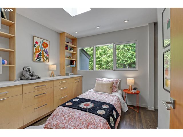 3619 Sw 50TH Ave, Portland, OR 97221