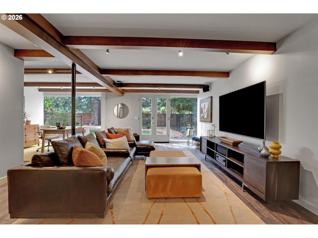 3619 Sw 50TH Ave, Portland, OR 97221