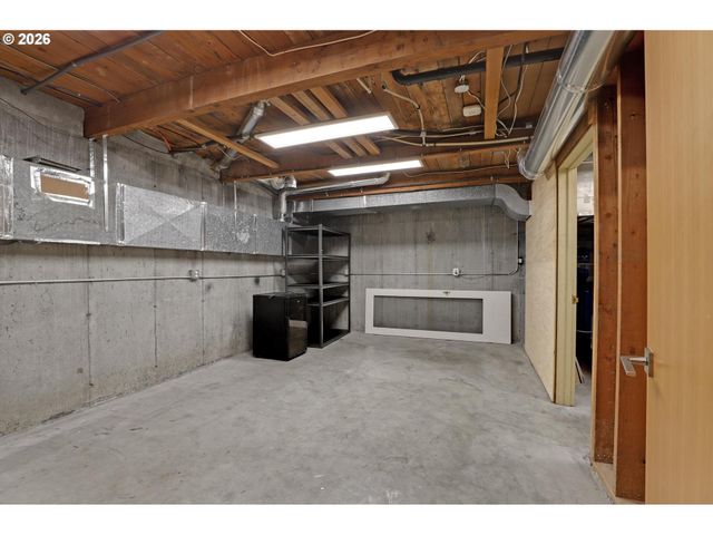 3619 Sw 50TH Ave, Portland, OR 97221