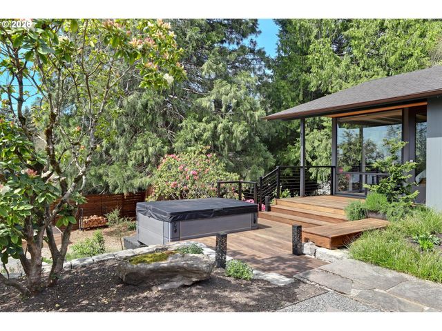 3619 Sw 50TH Ave, Portland, OR 97221