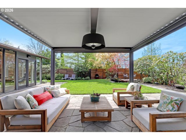 3619 Sw 50TH Ave, Portland, OR 97221