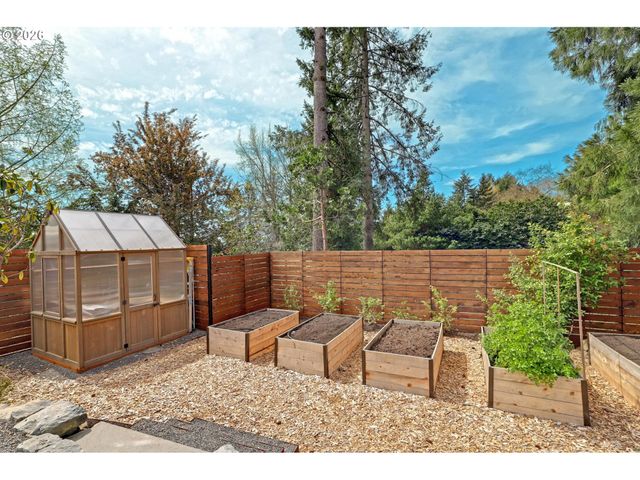 3619 Sw 50TH Ave, Portland, OR 97221