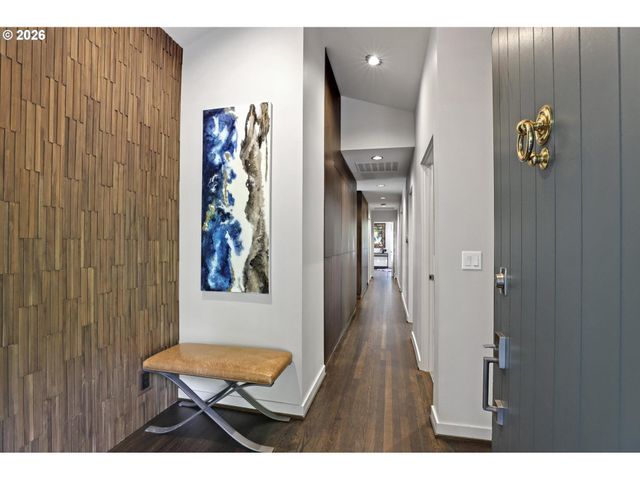 3619 Sw 50TH Ave, Portland, OR 97221