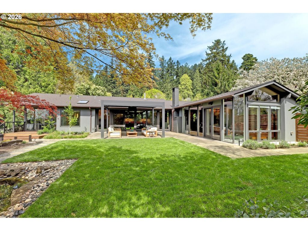 3619 Sw 50TH Ave, Portland, OR 97221