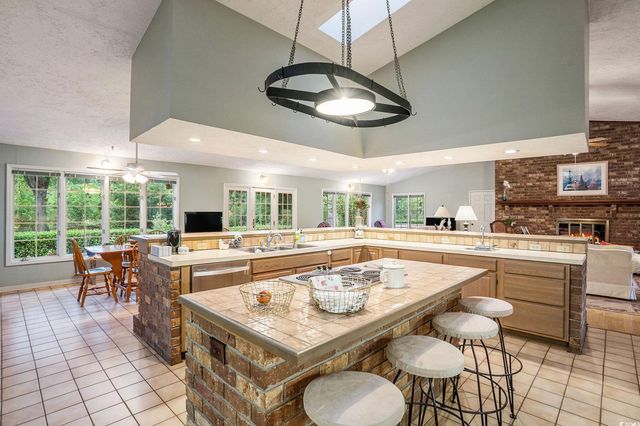 1422 Crooked Pine Dr., Surfside Beach, SC 29575