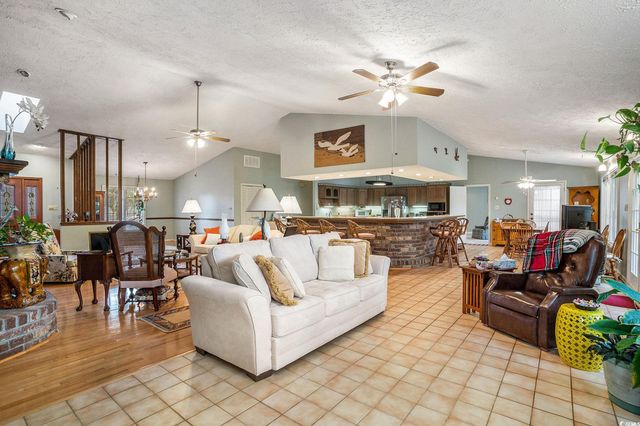 1422 Crooked Pine Dr., Surfside Beach, SC 29575