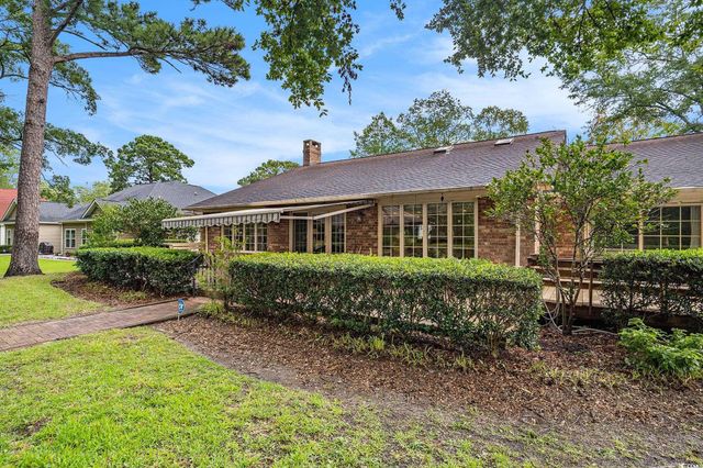 1422 Crooked Pine Dr., Surfside Beach, SC 29575