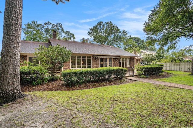 1422 Crooked Pine Dr., Surfside Beach, SC 29575