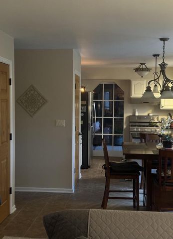 880 Uhen COURT, Burlington, WI 53105