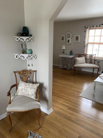 880 Uhen COURT, Burlington, WI 53105