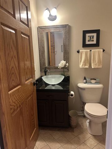 880 Uhen COURT, Burlington, WI 53105