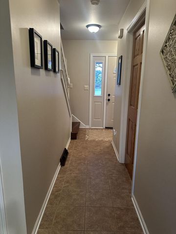 880 Uhen COURT, Burlington, WI 53105