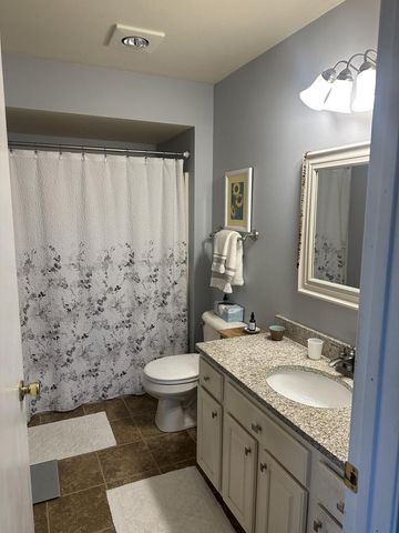 880 Uhen COURT, Burlington, WI 53105