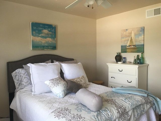 880 Uhen COURT, Burlington, WI 53105