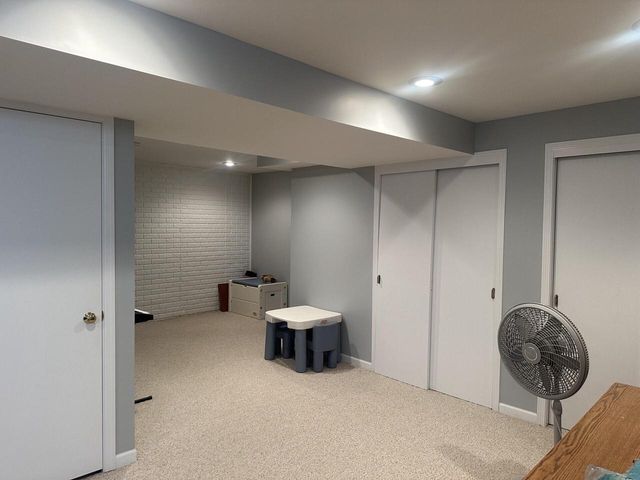 880 Uhen COURT, Burlington, WI 53105