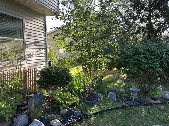 880 Uhen COURT, Burlington, WI 53105