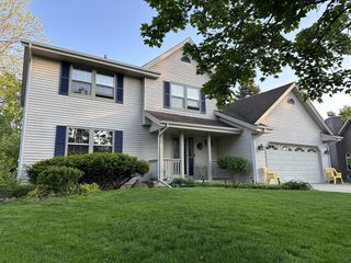 880 Uhen COURT, Burlington, WI 53105