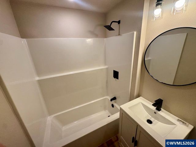 4125 Auburn St NE, Salem, OR 97301