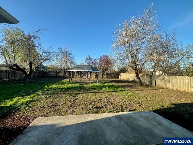 4125 Auburn St NE, Salem, OR 97301