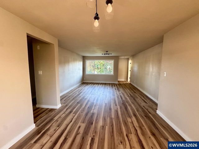 4125 Auburn St NE, Salem, OR 97301